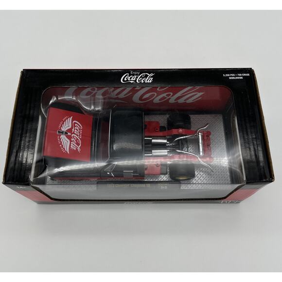 M2 Machines 1:24 Scale Coca Cola Chase 1973 Chevrolet Cheyenne 10 - Picture 3 of 7